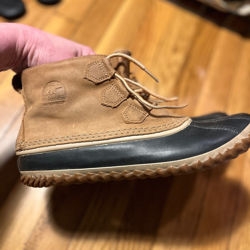 Sorel, women’s size 11. Out and about boots
